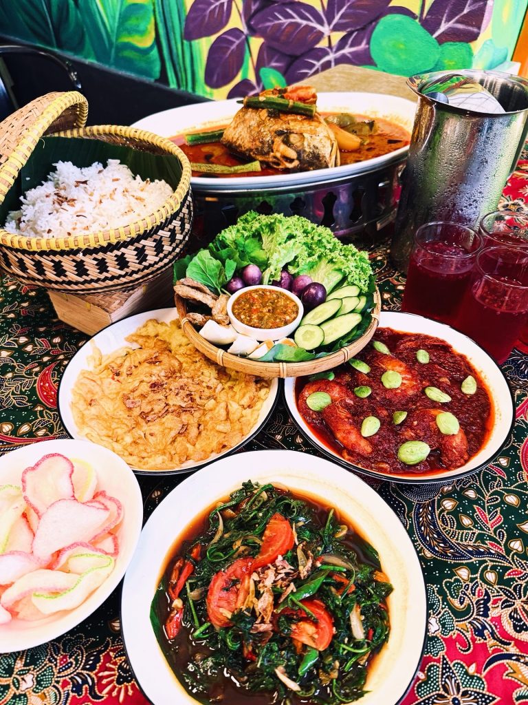 568353417 18158753731385651 6690593618658084795 n 768x1024